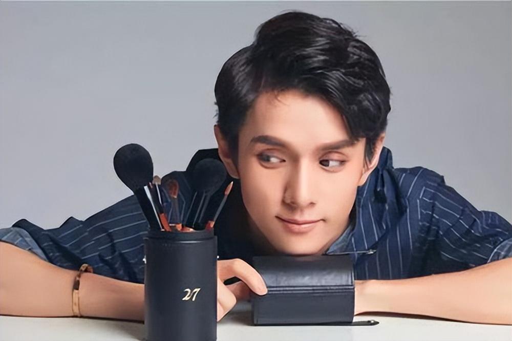 快手網紅排行榜前十名(身價上億的六位網紅)的圖片 8 快手網紅排行榜前十名(身價上億的六位網紅) 8