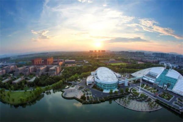 浙江十大名校：浙江工商大學上榜，前二享譽全國