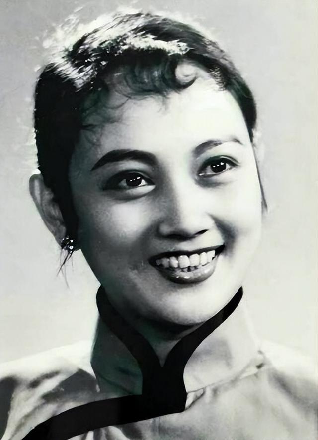 王曉棠 上世紀家喻戶曉的女將軍，60后們的女神，如今卻少有人知（上世紀家喻戶曉的女將軍）(5)