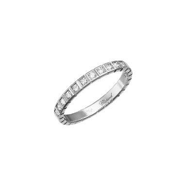 歌手李宇春佩戴Chopard蕭邦I(lǐng)ce Cube系列珠寶亮相線下演出