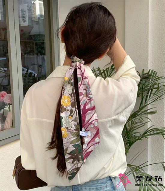 夏季清爽扎發造型 絲巾扎發美翻天