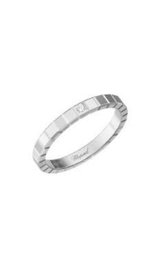 歌手李宇春佩戴Chopard蕭邦I(lǐng)ce Cube系列珠寶亮相線下演出