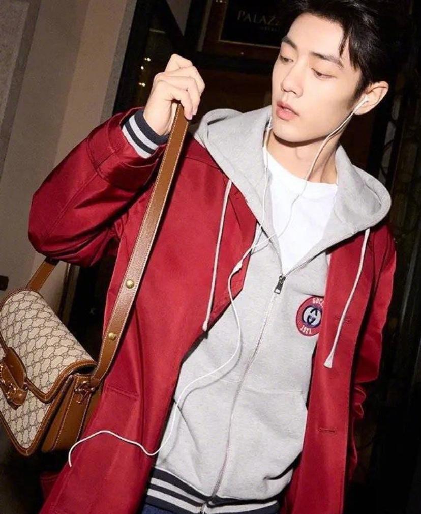 肖戰的秒換挑戰，18秒內頻繁變換服裝 14