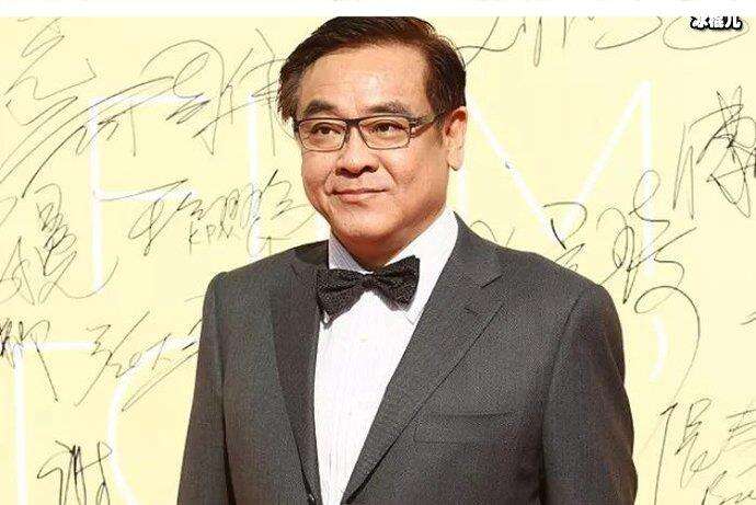 爾冬升,妻子