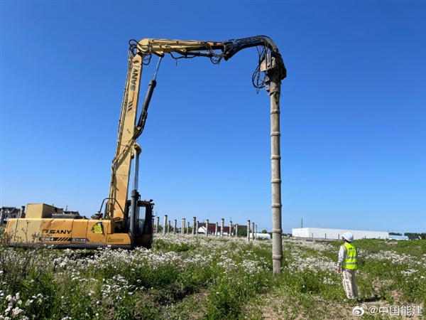 養(yǎng)魚發(fā)電兩不誤！上海崇明100兆瓦漁光互補(bǔ)項(xiàng)目開工