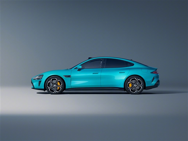 美女車主喜提小米SU7 Pro：看重Pro版本的續航