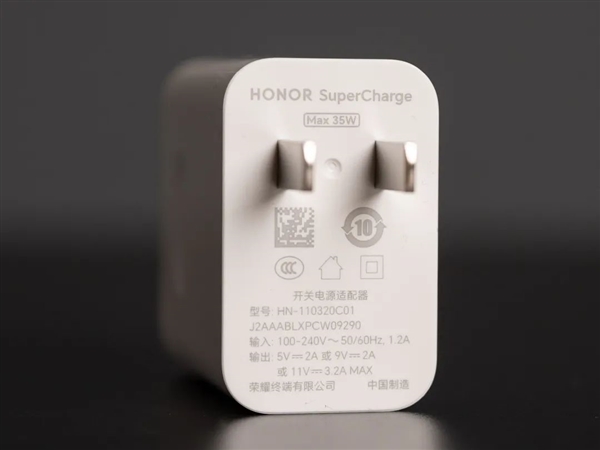 榮耀賣了1000萬臺的千元機：是不是因為長得像華為