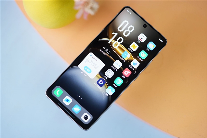 歷代機(jī)身薄！vivo X100s評(píng)測(cè)：令直屏黨狂喜的輕薄影像神機(jī)