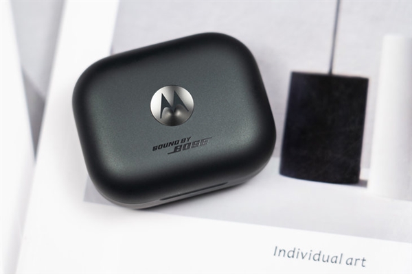 具辨識度的moto旗艦！moto X50 Ultra上手