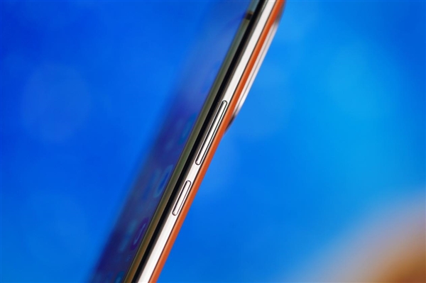 旗艦素皮+6000mAh大電池！vivo Y200圖賞