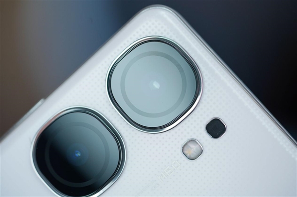 首批搭載天璣9300+!iQOO Neo9S Pro圖賞