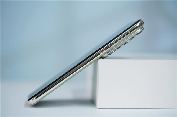 這些功能iPhone統(tǒng)統(tǒng)沒(méi)有!12年果粉轉(zhuǎn)投華為Pura 70 Ultra:10項(xiàng)體驗(yàn)相見(jiàn)恨晚