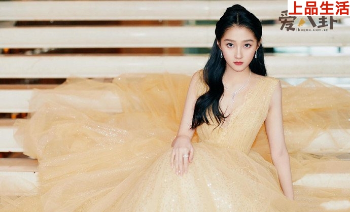 關曉彤為什么是京圈格格