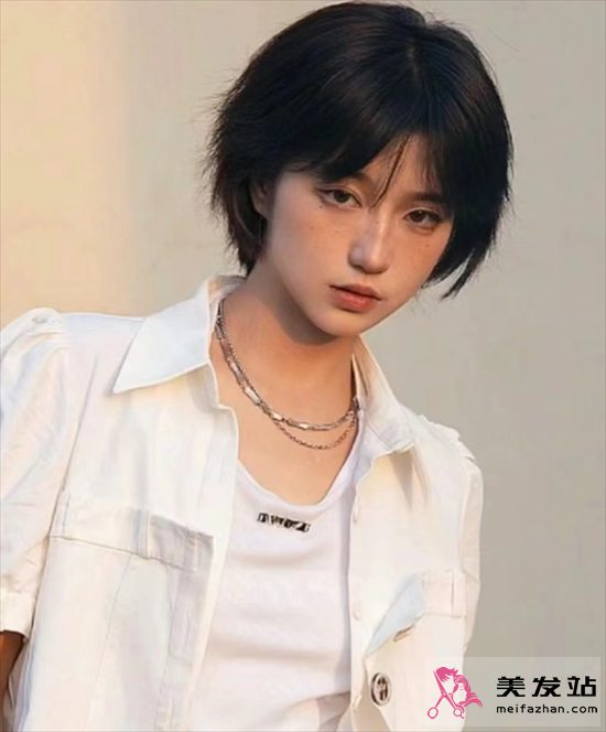 日系風格女生短發 圓臉大臉女生參考