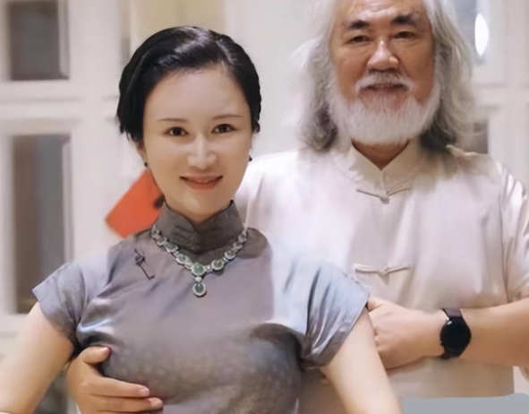 杜星霖比張紀(jì)中小了多少歲,張紀(jì)中娶小30歲妻子杜星霖插圖11 12 杜星霖比張紀(jì)中小了多少歲,張紀(jì)中娶小30歲妻子杜星霖 12