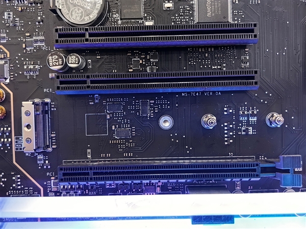 微星主板首秀CAMM2、Mini_CUDIMM兩大革命性內存！下代普及四大徒手DIY設計