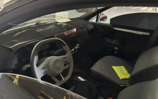 800V技術上車！極氪CX1E偽裝車曝光：年內首發