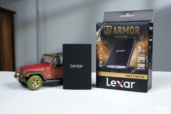 雷克沙ARMOR 700 1TB上手：硬核的三防移動固態硬盤