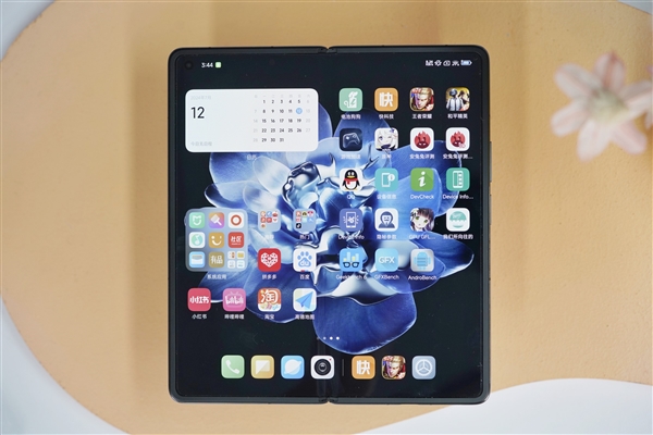 小米史上強折疊屏MIX Fold 4維修費公布:換塊內屏要3590元