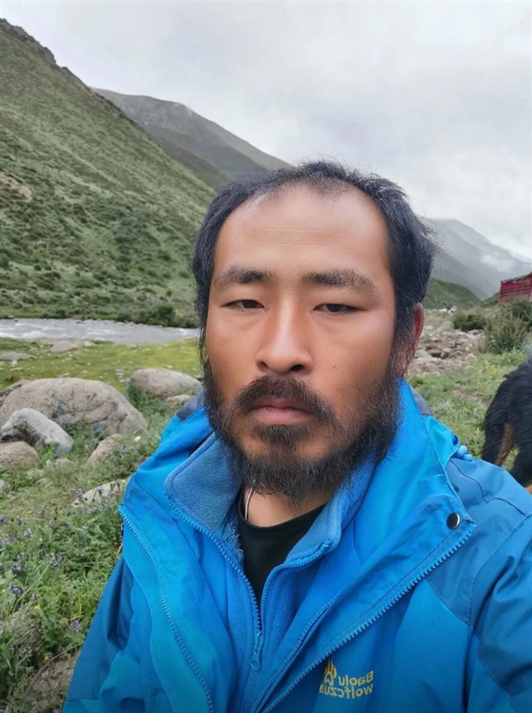 00后小伙失戀后徒步西藏成大爺：頭發一把把掉