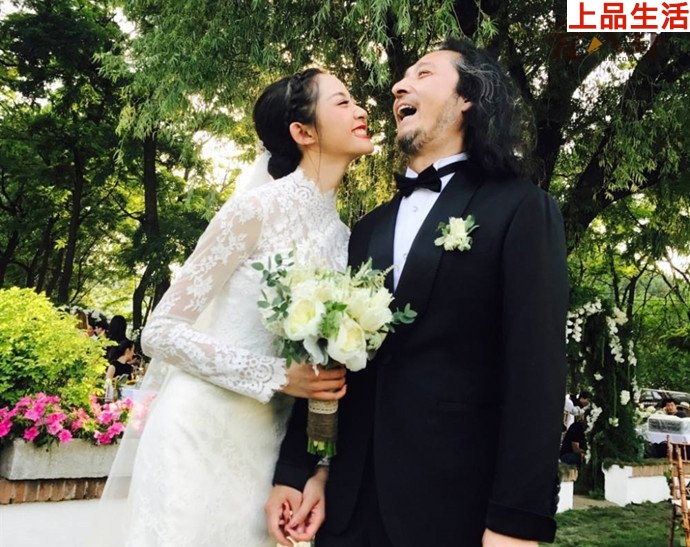 三寶娶小25歲學生萬千惠