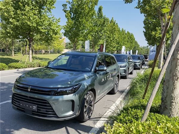 華為車BU已扭虧為盈：前5大客戶收入占比超9成 賽力斯一家貢獻60%+