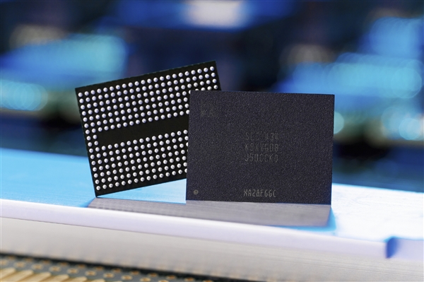 三星全球首發量產第九代QLC閃存：一顆1Tb、寫入提升100％