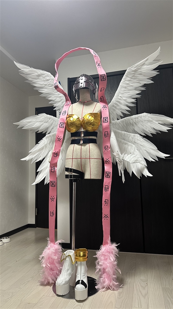 身材爆好的技術大佬：Coser親手打造天女獸全套裝備