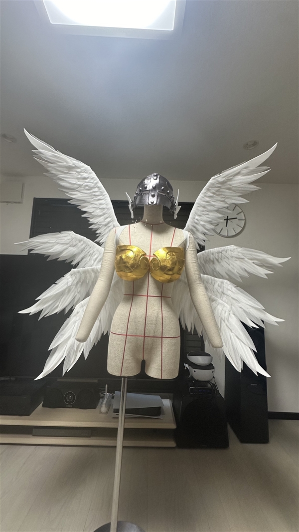 身材爆好的技術大佬：Coser親手打造天女獸全套裝備
