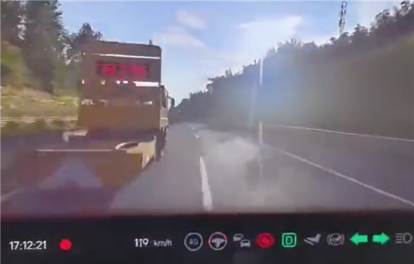 理想AES自動緊急避讓立大功：時速130km躲開工程車
