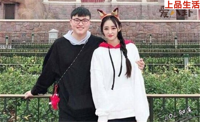 簡自豪與女友奧咪咪