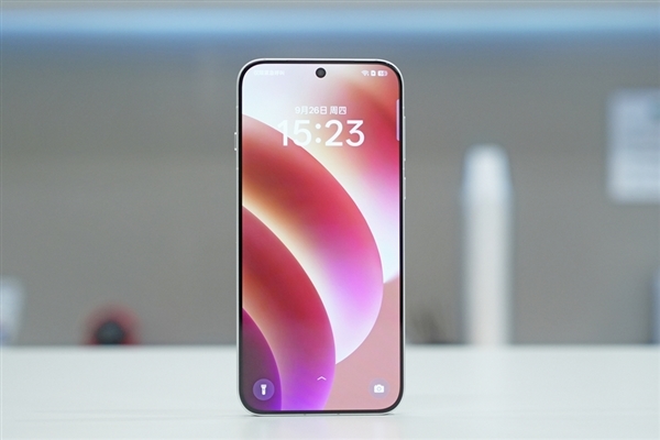 OPPO Find X8標配磁吸生態：打造大量配件 兼容蘋果設備