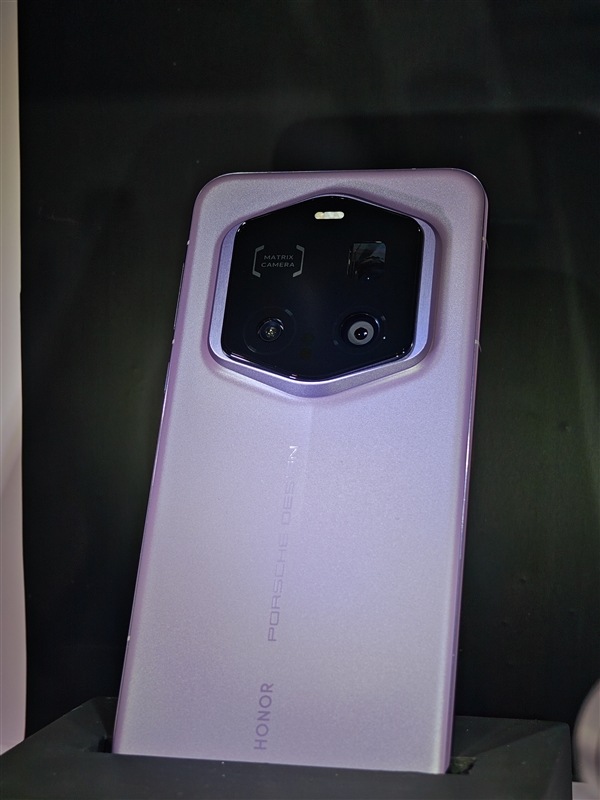 華為Mate 70 RS對手!榮耀Magic7 RSR 保時捷設計本月發:真機圖來了