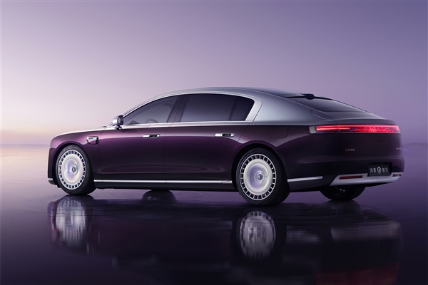 余承東已抵達(dá)三亞:將與四界老總開啟鴻蒙智行年度直播