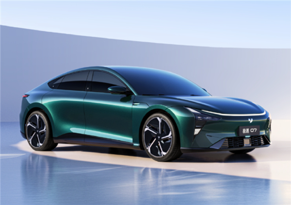 極越聯合維權車主透露新進展：終身質保當前變成整車4年質保