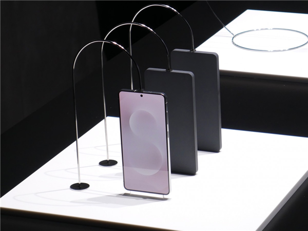 三星Galaxy S25 Edge官宣:超薄驍龍8至尊版旗艦 劍指iPhone 17 Air