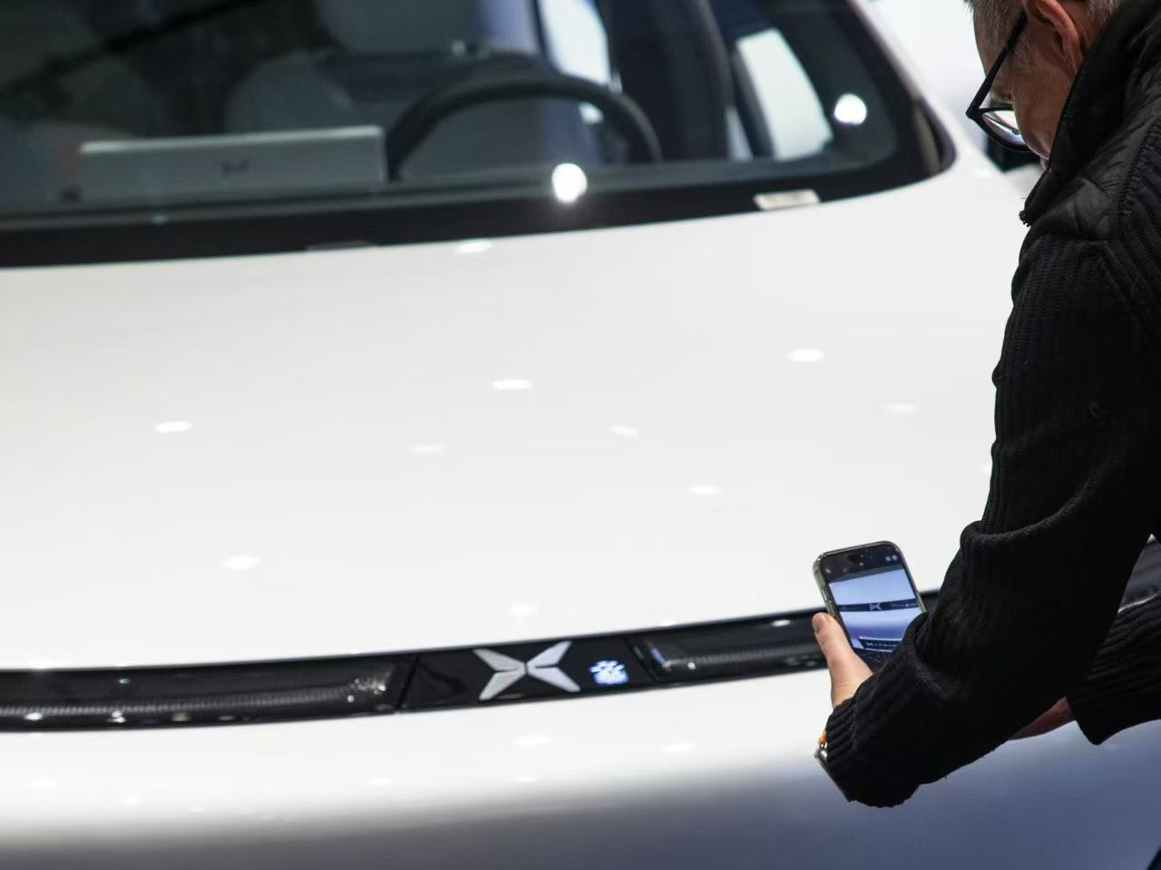 小鵬汽車自信2025年交付量翻番！何小鵬再談AI：研發投入約45億元