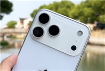 蘋果iPhone 17 Pro Max機模上手：厚度增加 電池加大