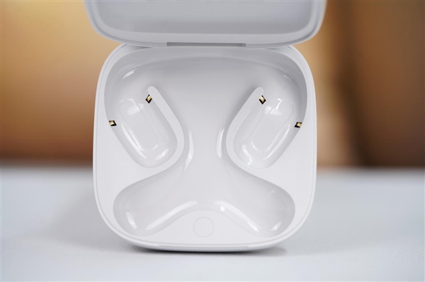 華為首款開放式耳掛耳機！FreeArc圖賞