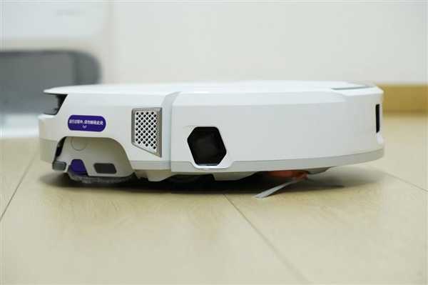 履帶式熱活水循環(huán)洗地！云鯨J6圖賞