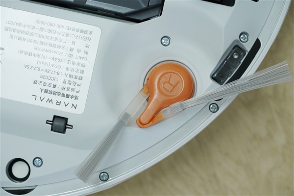 履帶式熱活水循環(huán)洗地！云鯨J6圖賞