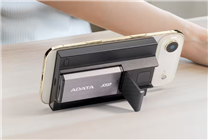 全球首款！威剛推出移動電源+固態硬盤二合一SR800